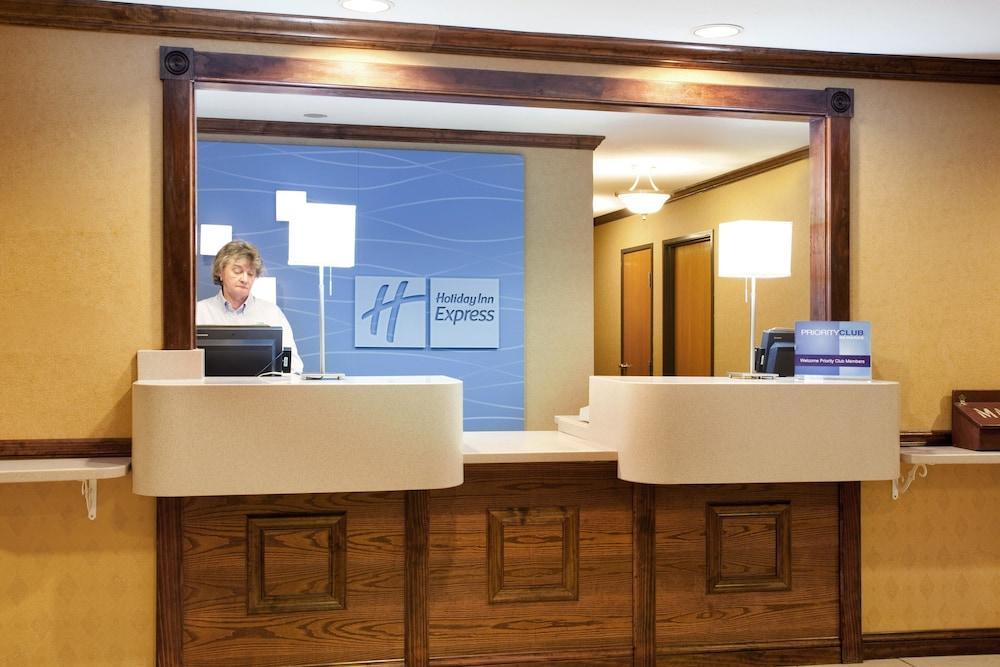Holiday Inn Express Tuscola Exterior photo