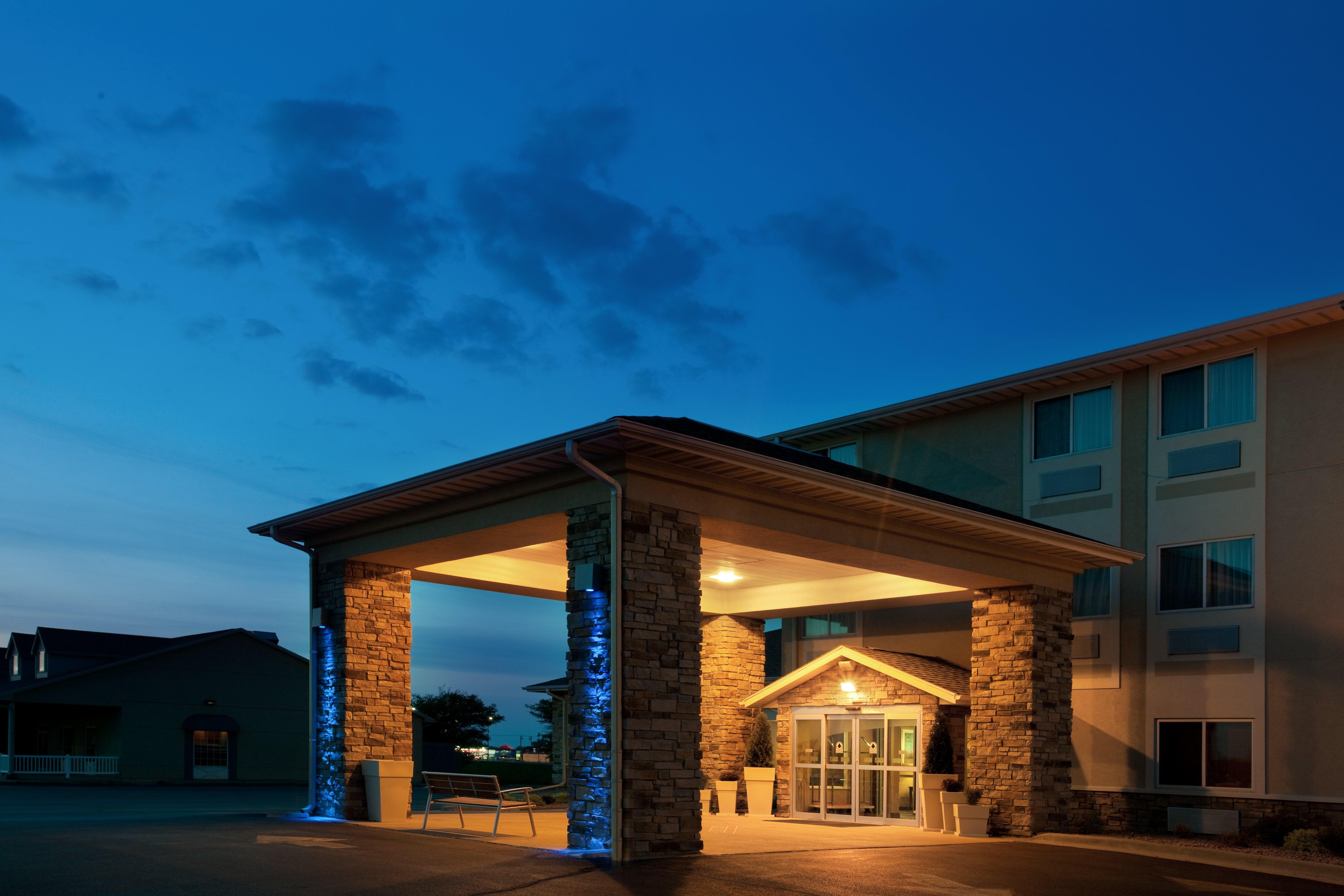 Holiday Inn Express Tuscola Exterior photo