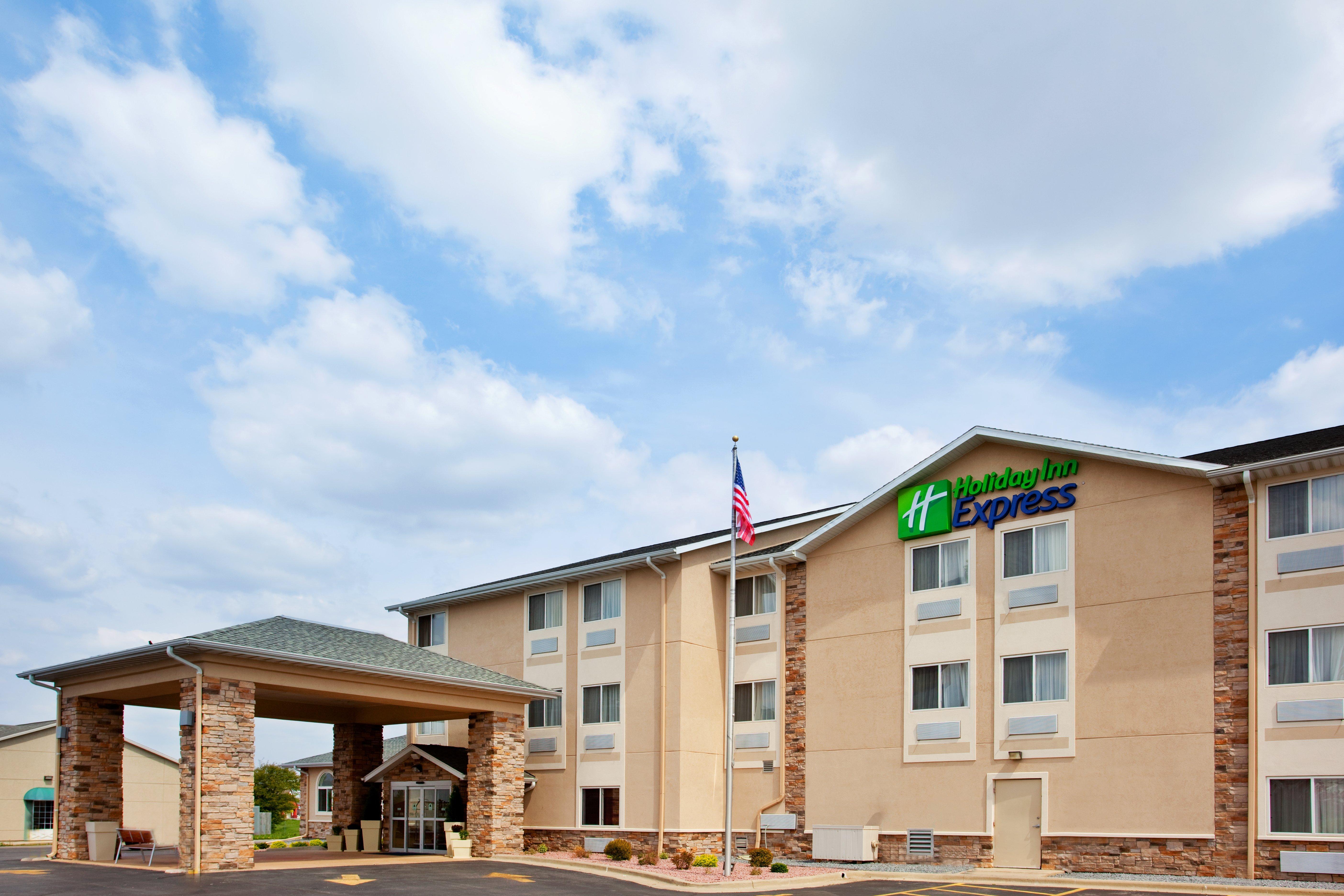 Holiday Inn Express Tuscola Exterior photo