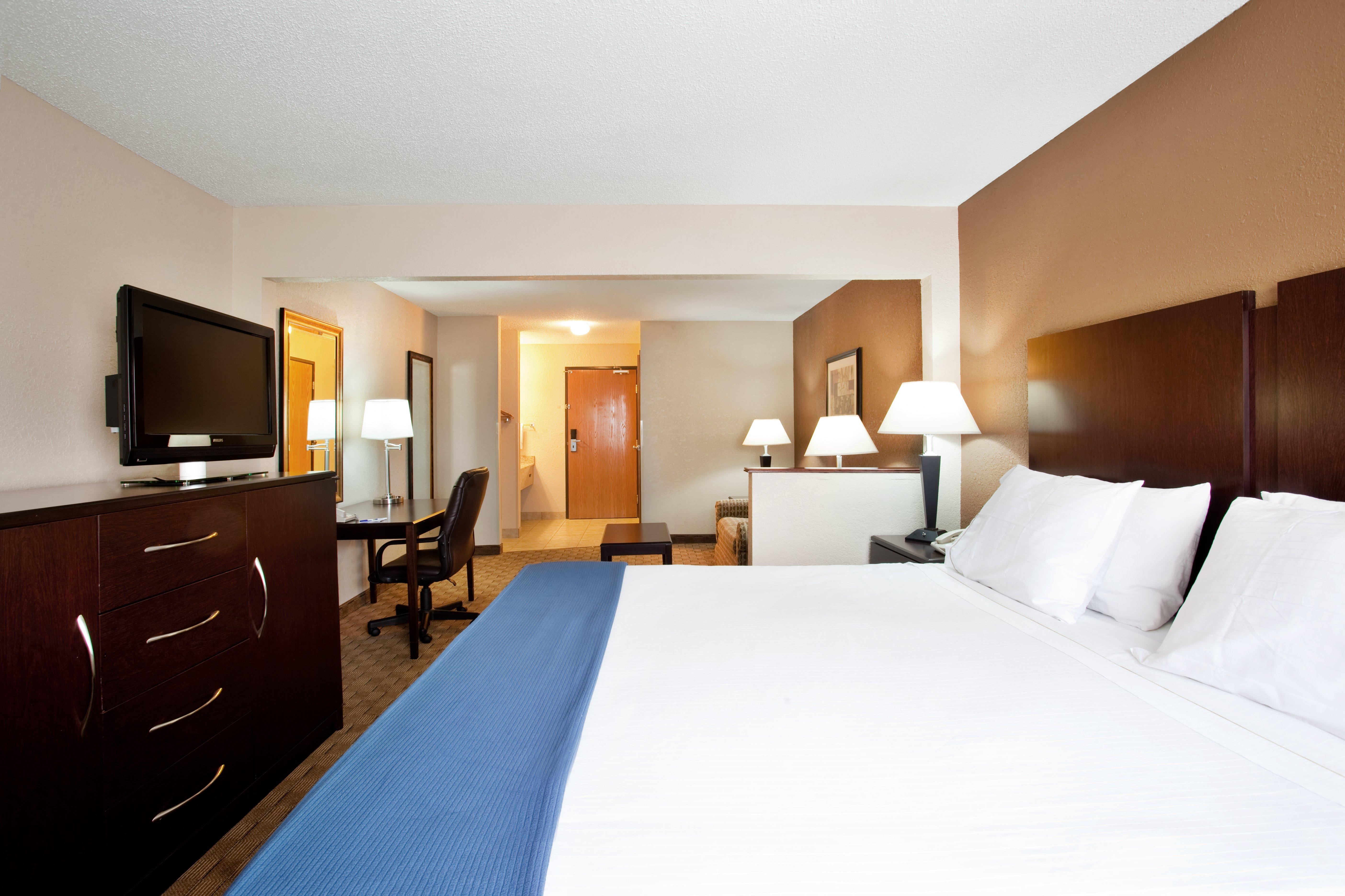 Holiday Inn Express Tuscola Room photo